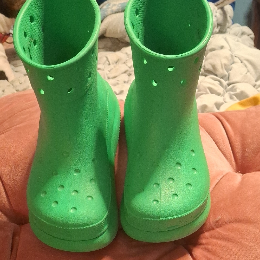 CROCS Kids Green Rain Boots - Picture 2 of 7